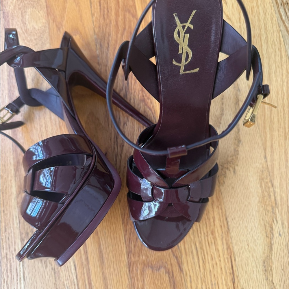 TRIBUTE PLATFORM SANDALS IN PATENT LEATHER
BURGUNDY - Picture 5 of 5